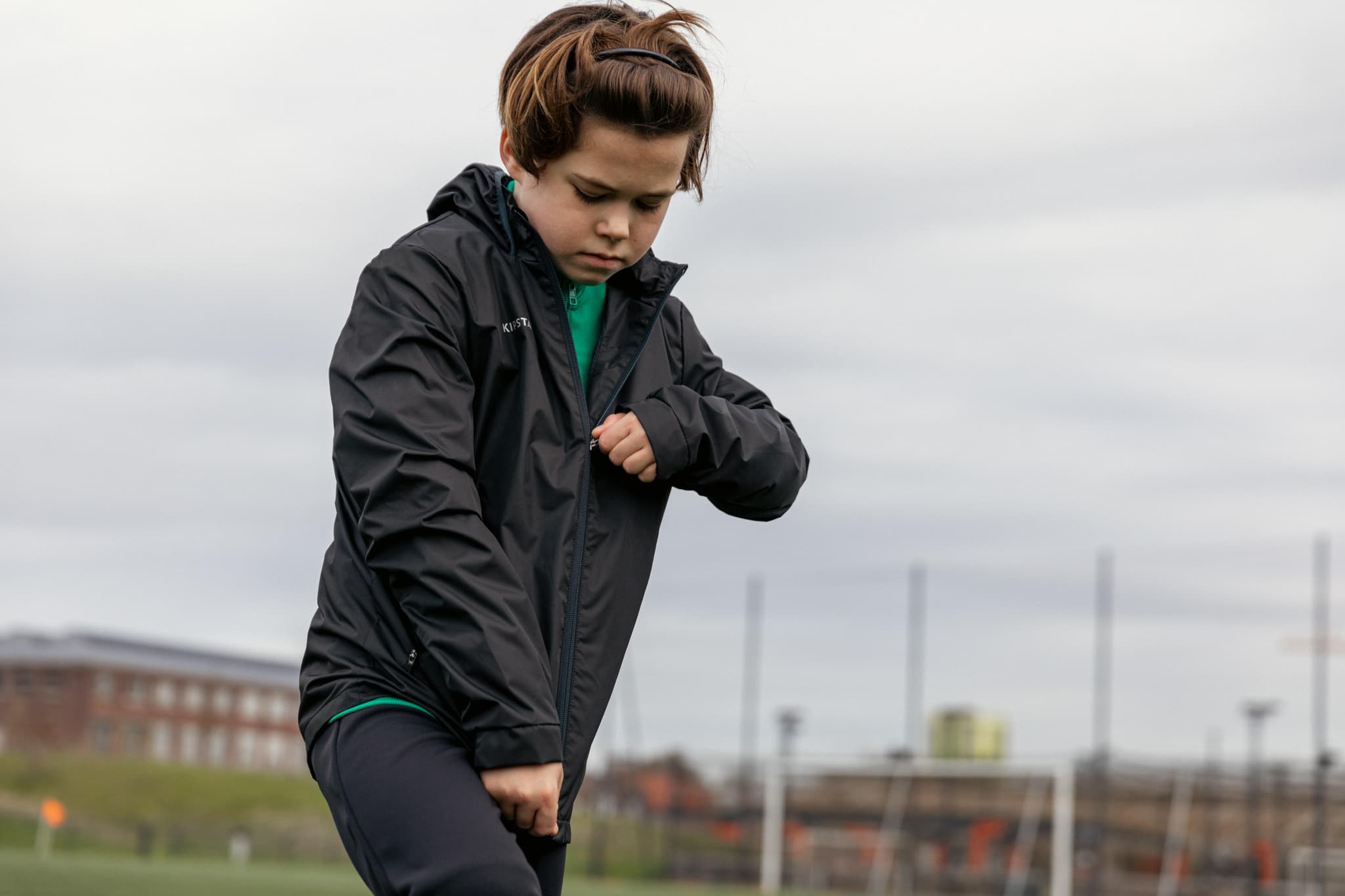 11: Chaqueta impermeable de fútbol niño, Viralto Club Júnior negro