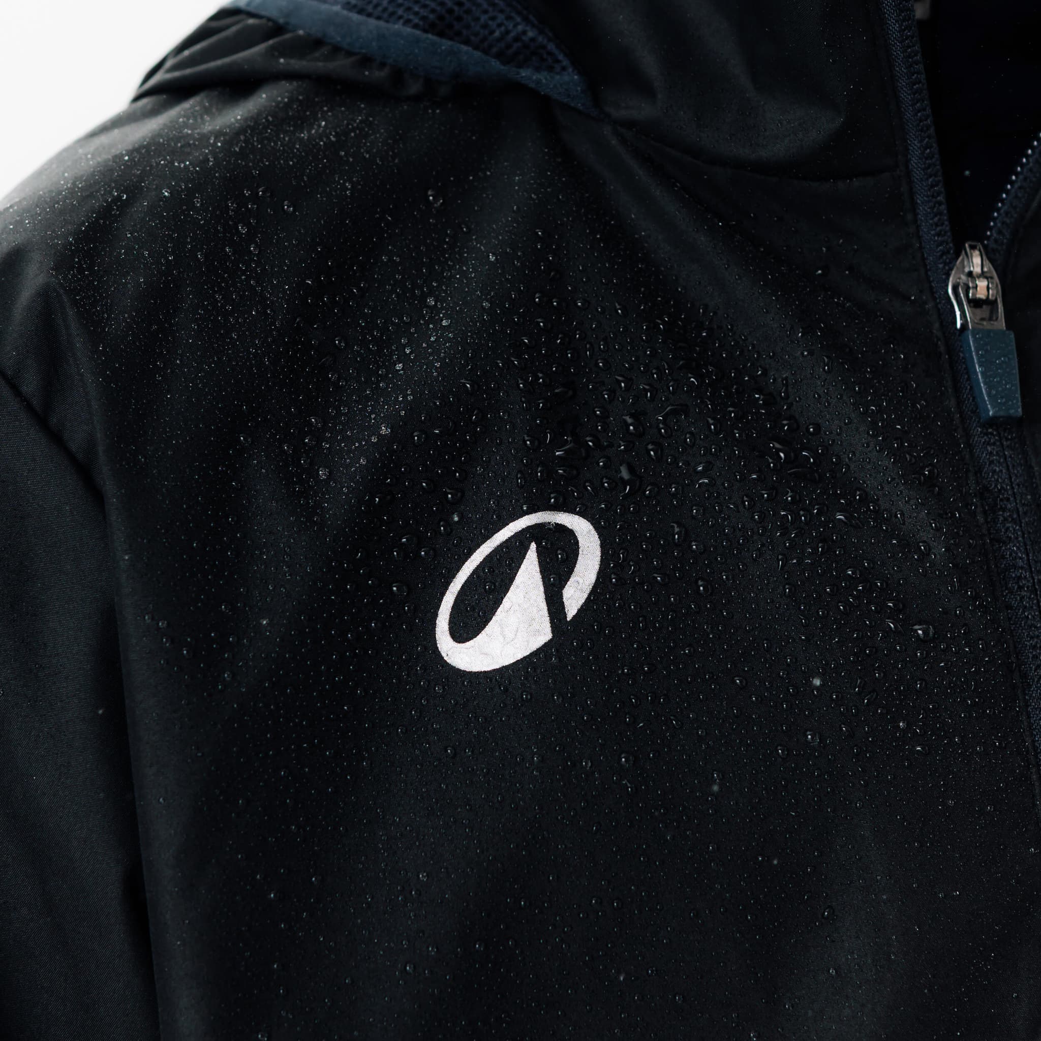 6: JAQUETA IMPERMEABLE DE FUTBOL VIRALTO CLUB NEGRE
